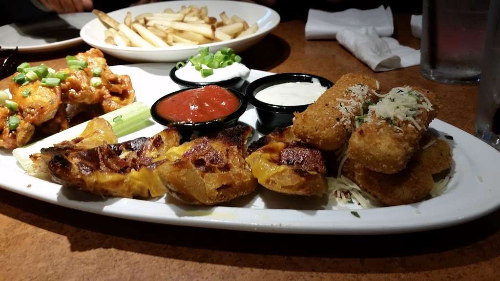 TGI Fridays | 51780 E Gun Hill Rd, The Bronx, NY 10469, USA | Phone: (718) 671-7920