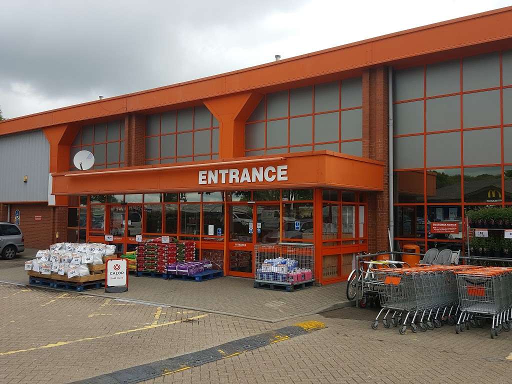 B&Q Harlow | 6 The Oaks Retail Park, Howard Way, Harlow CM20 2AB, UK | Phone: 01279 626634