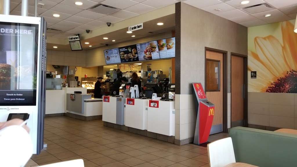 McDonalds | 7562 SE Maricamp Rd, Ocala, FL 34472, USA | Phone: (352) 680-1919