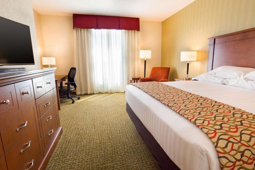 Drury Inn & Suites Denver Stapleton | 4550 N Central Park Blvd, Denver, CO 80238 | Phone: (303) 373-1983