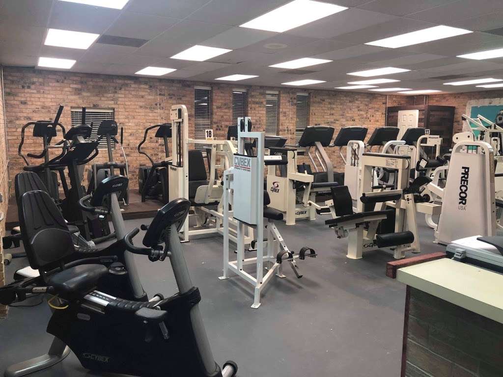 Absolute Fitness | 206 N McKinney St, Sweeny, TX 77480, USA | Phone: (979) 548-3770