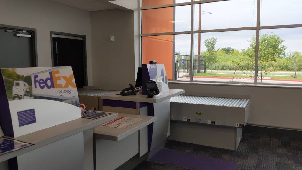 FedEx Ship Center | 8233 Industry Way, Austin, TX 78744, USA | Phone: (800) 463-3339