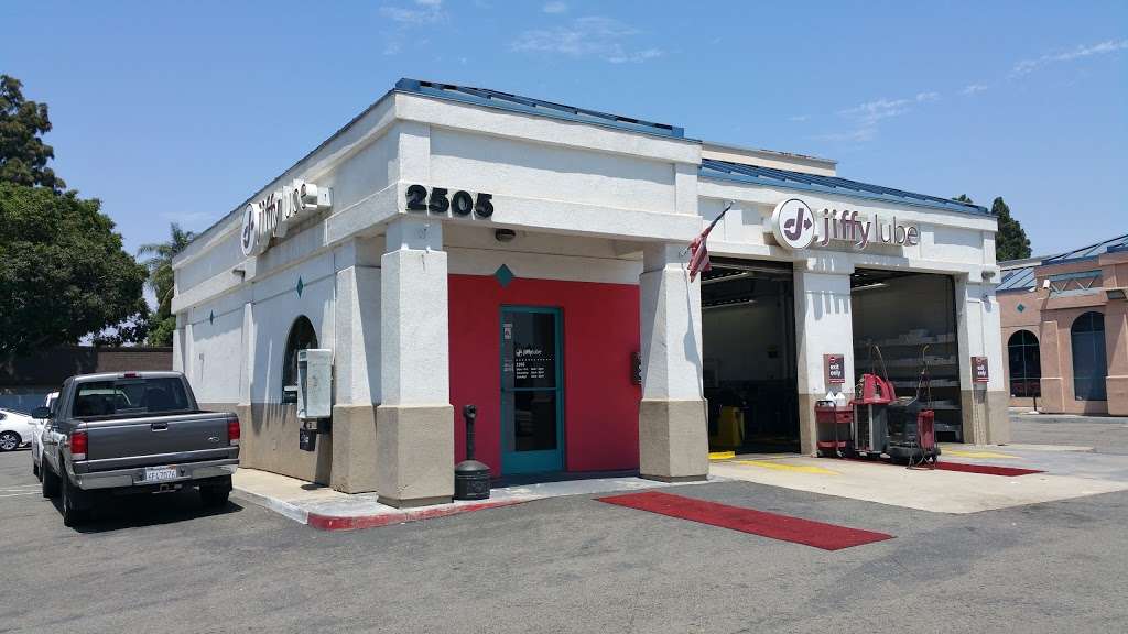 Jiffy Lube Oil Change Center | 2505 E Lincoln Ave, Anaheim, CA 92806 | Phone: (714) 772-4000