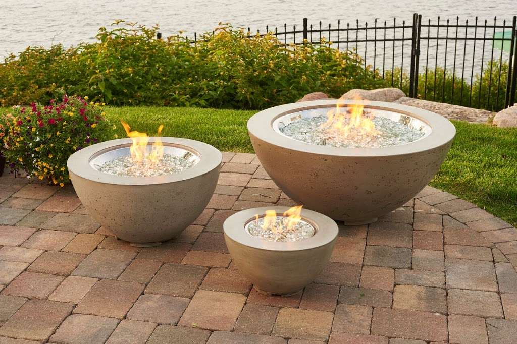 Lakeside Fireplace | 1401 N Elkhorn Rd, Lake Geneva, WI 53147, USA | Phone: (262) 812-8226