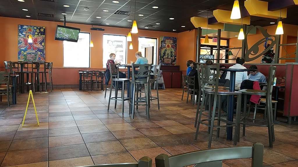 Taco Bell | 2566 Skokie Valley Rd, Highland Park, IL 60035 | Phone: (847) 433-1912