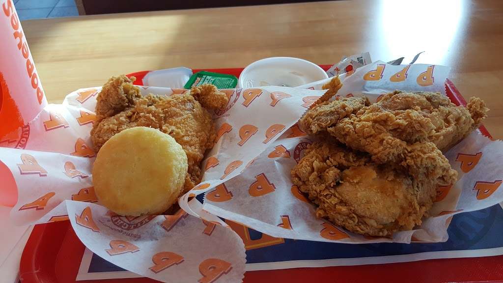 Popeyes Louisiana Kitchen | 8950 N Central Ave, Phoenix, AZ 85020, USA | Phone: (602) 331-2434