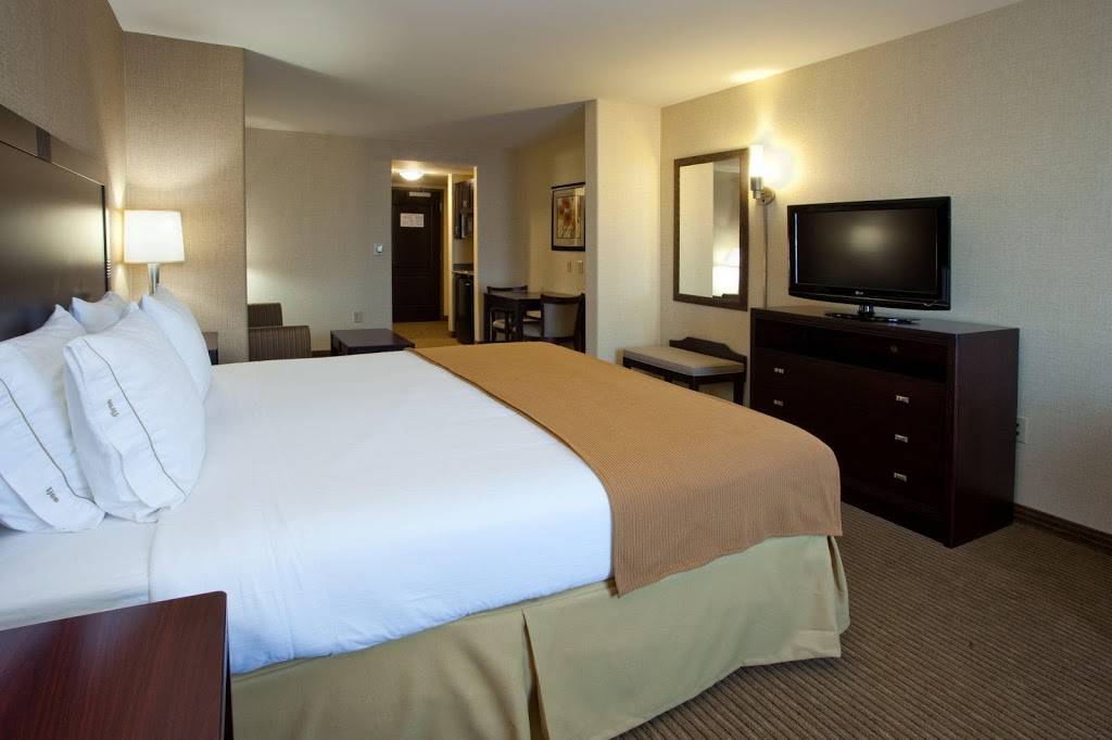 Holiday Inn Express & Suites Fresno South | 2660 S 2nd St, Fresno, CA 93706, USA | Phone: (559) 237-7800