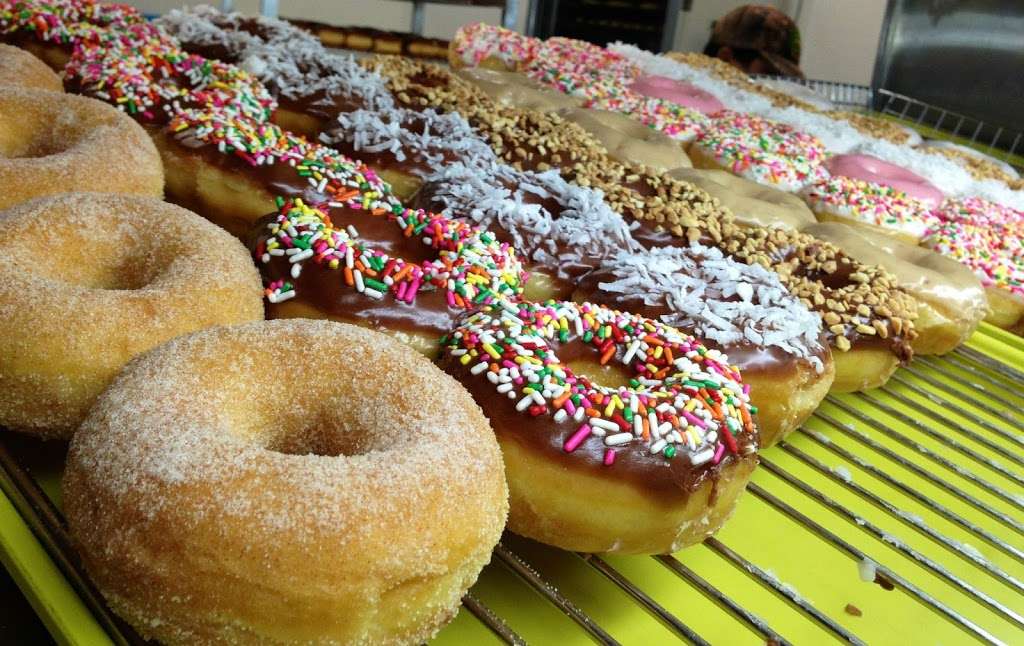 Pats Donuts | 23920 US-59, Porter, TX 77365, USA | Phone: (281) 354-7474