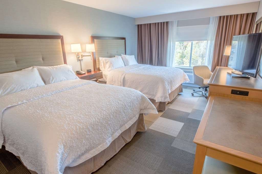 Hampton Inn Amesbury | 284 Elm St, Amesbury, MA 01913, USA | Phone: (978) 834-5080