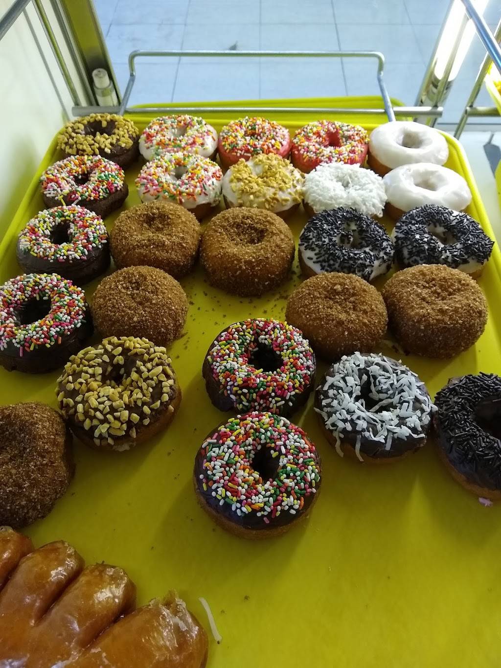 Renes Donut Shop | 440 South Lakeview Avenue, Anaheim, CA 92807, USA | Phone: (714) 921-2050