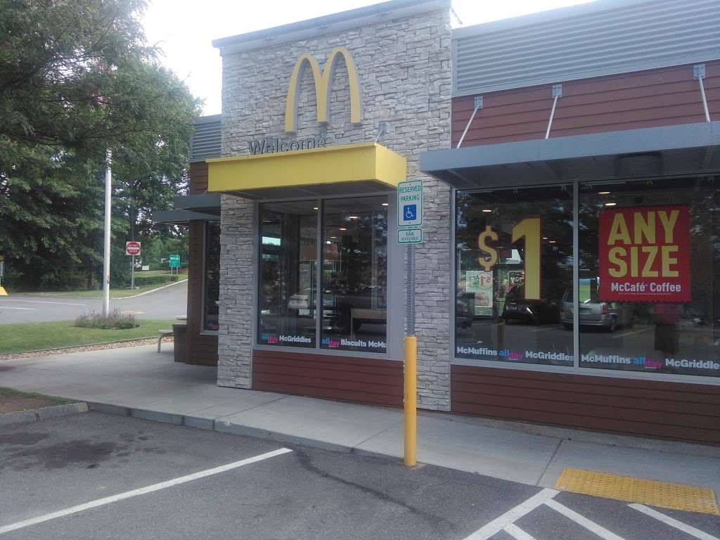 McDonalds | 251 Lowell Rd, Hudson, NH 03051, USA | Phone: (603) 882-9603