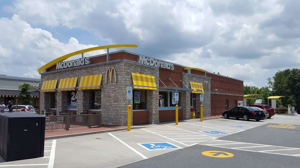 McDonalds | 9414 Northlake W Dr, Charlotte, NC 28216, USA | Phone: (704) 392-6997