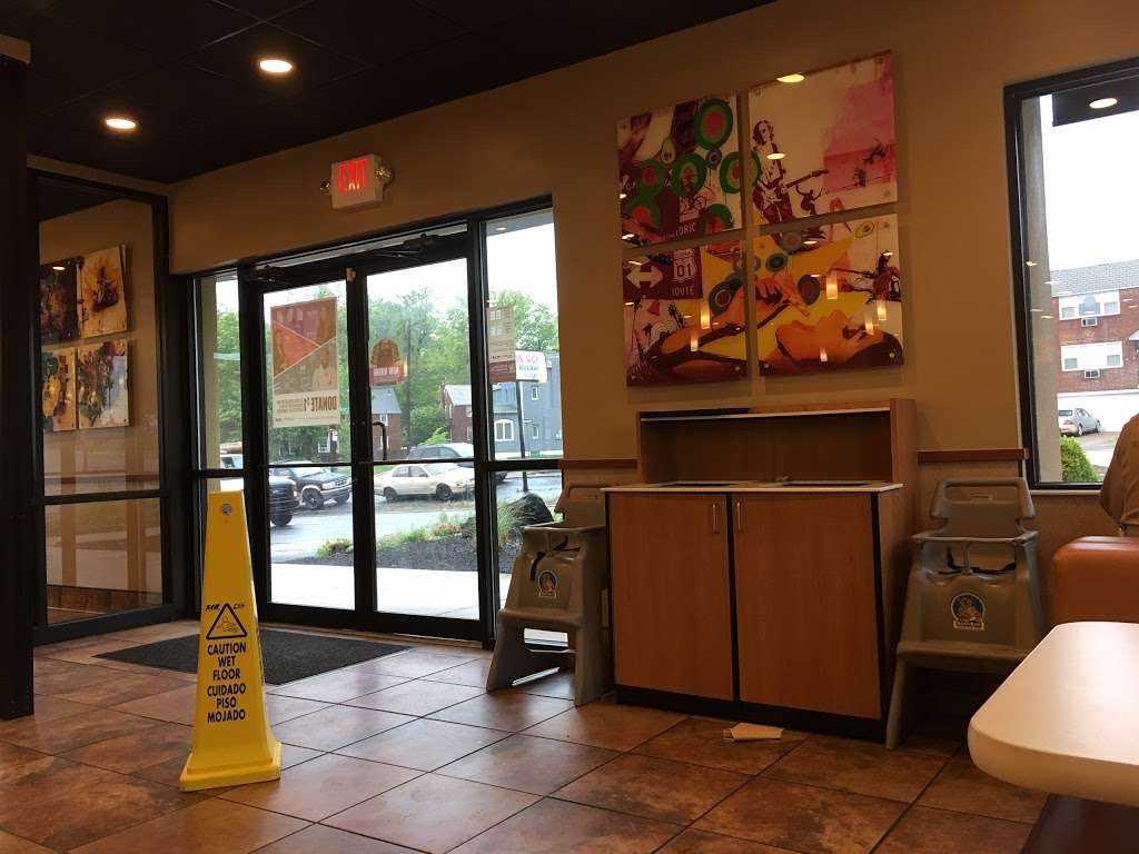 Taco Bell | 7855 Oxford Ave, Philadelphia, PA 19111, USA | Phone: (215) 725-3747