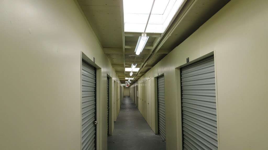 Storage West | 12305 World Trade Dr, San Diego, CA 92128 | Phone: (858) 487-8445