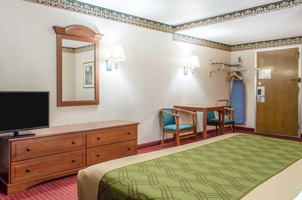 Econo Lodge | 222 Arsenal Rd, York, PA 17402, USA | Phone: (717) 843-9970 Econo Lodge | 222 Arsenal Rd, York, PA 17402, USA | Phone: (717) 843-9970