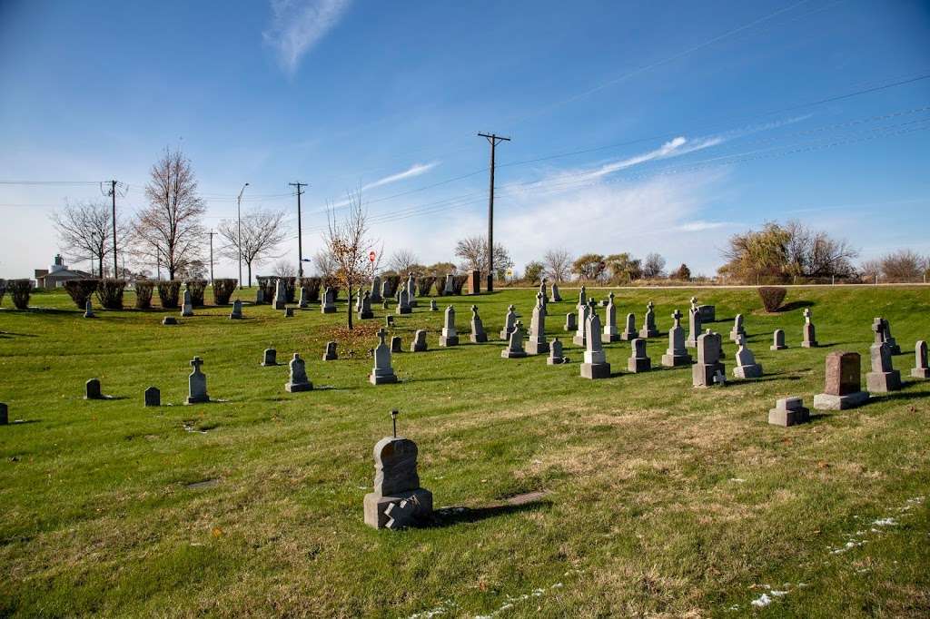 St Mary Nativity Cemetery | Caton Farm Rd & Oakland Ave, Lockport, IL 60441, USA | Phone: (815) 838-0395