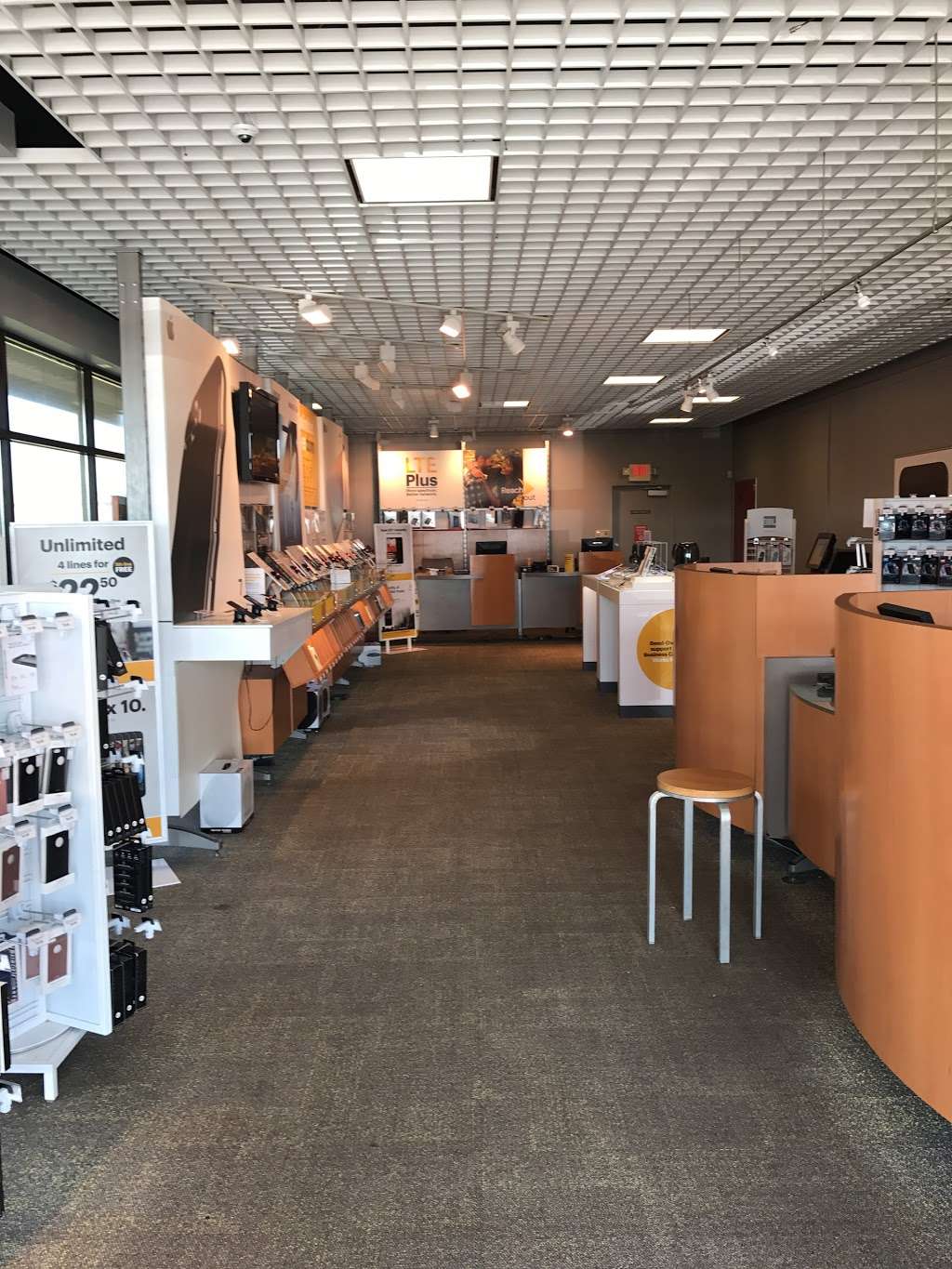 Sprint Store | 6905 S Emerson Ave Ste A, Indianapolis, IN 46237, USA | Phone: (317) 780-2727