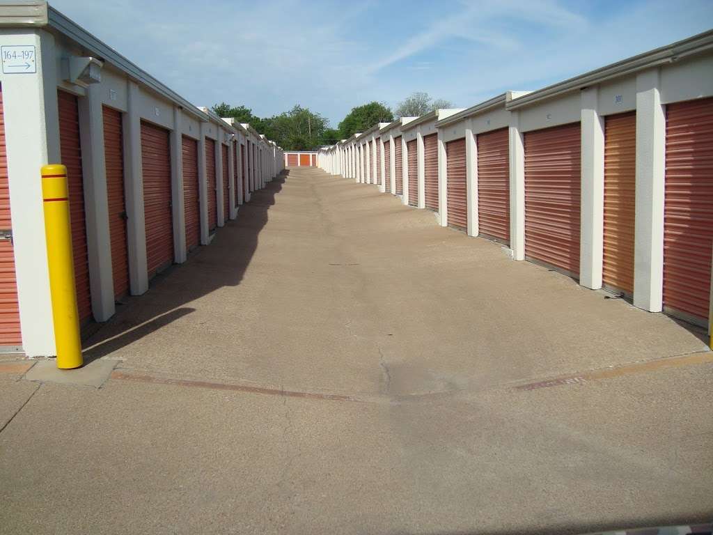 American Harbor Self Storage | 7227 S R L Thornton Fwy, Dallas, TX 75232, USA | Phone: (972) 228-4710