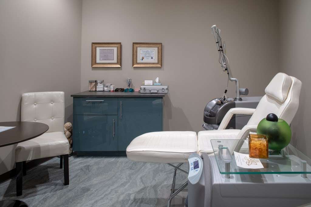 Skin Renew Day Spa | 5220 E Southport Rd h, Indianapolis, IN 46237, USA | Phone: (317) 848-7546