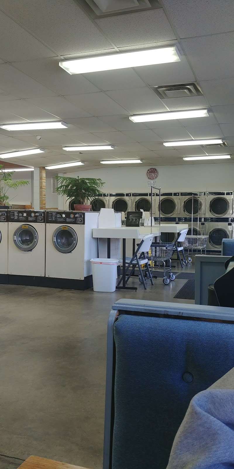 Super Clean Coin-Op Laundry | 545 E Main St, Danville, IN 46122 | Phone: (317) 745-7267