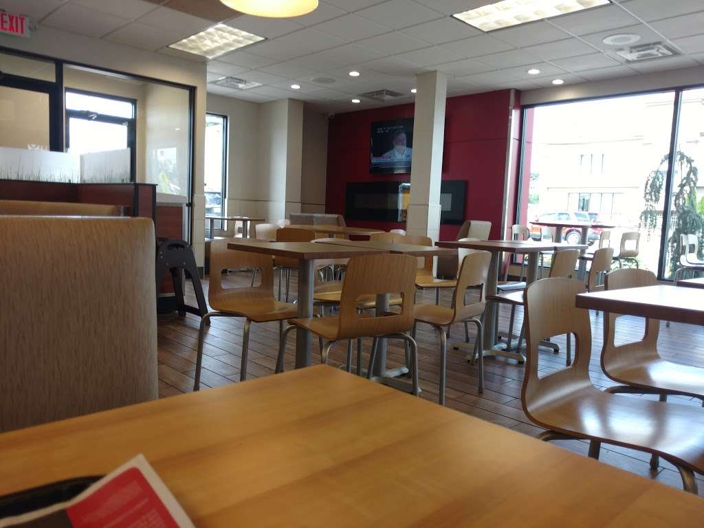 Wendys | 300 S Black Horse Pike, Bellmawr, NJ 08031, USA | Phone: (856) 931-0025