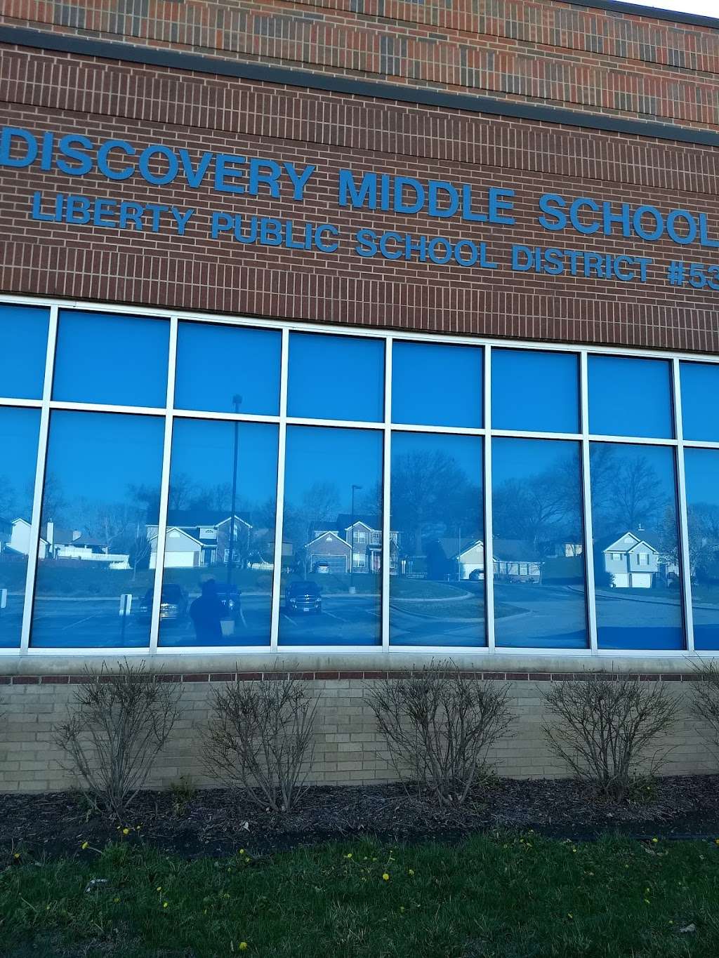 Discovery Middle School | 800 Midjay Dr, Liberty, MO 64068, USA | Phone: (816) 736-7300