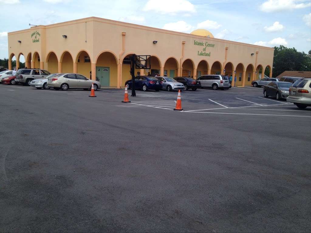 Islamic Center of Lakeland | 1161 Blossom Cir S, Lakeland, FL 33805, USA | Phone: (863) 686-4713