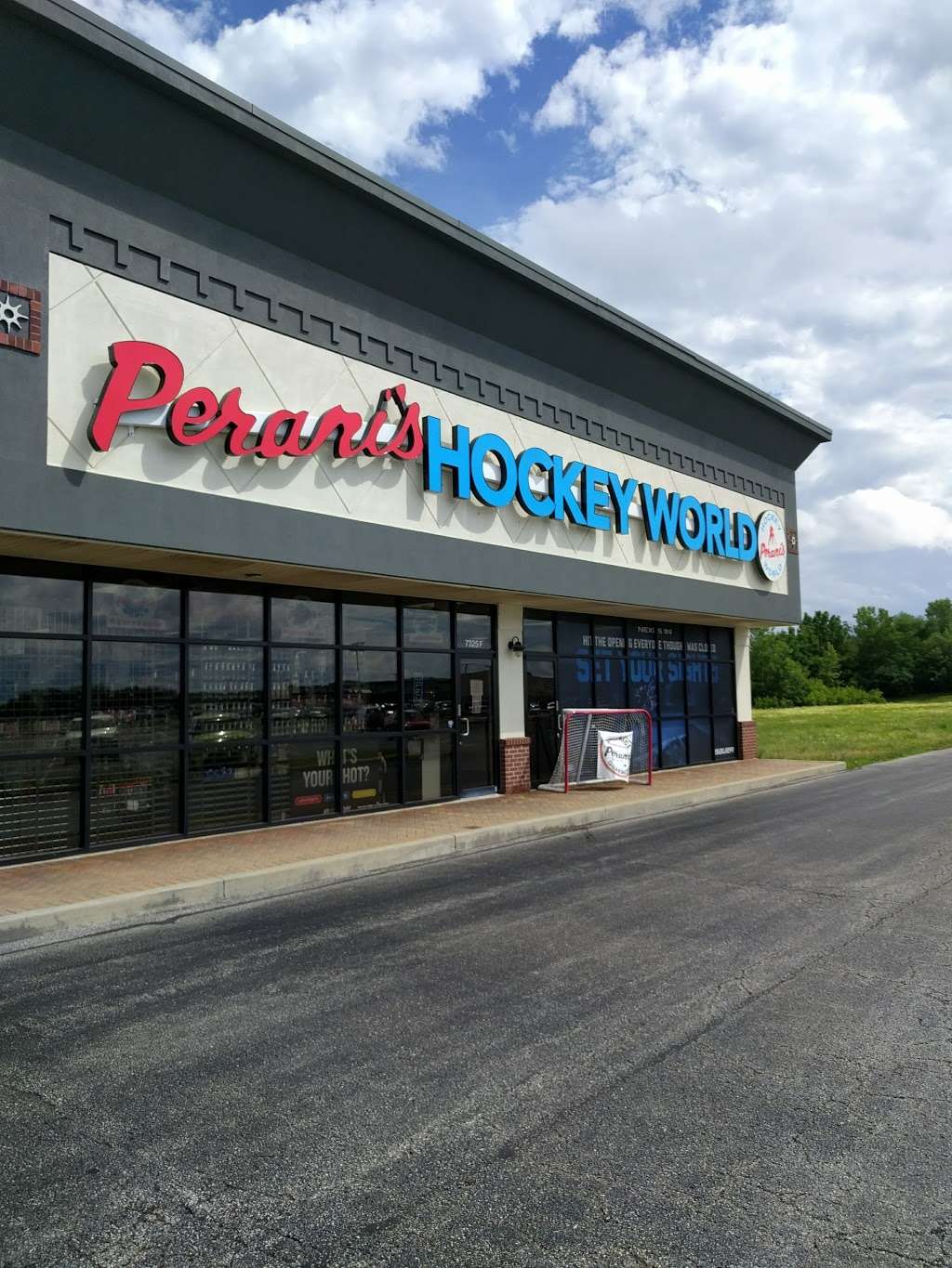 Peranis Hockey World | 7325 E 96th St f, Indianapolis, IN 46250, USA | Phone: (317) 288-5210