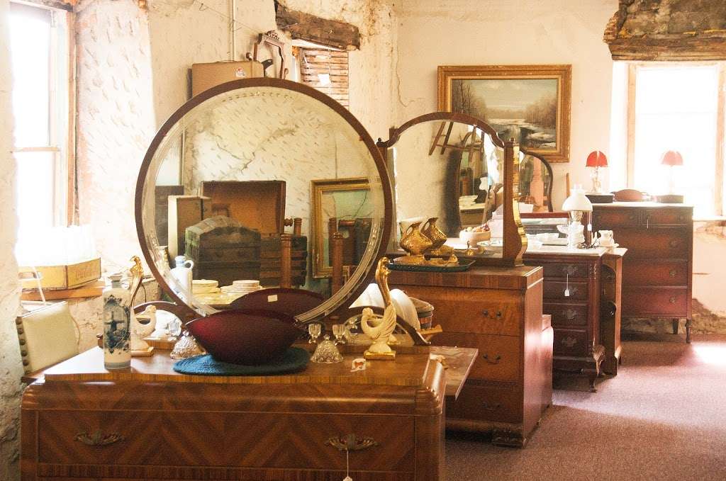 Old Stone Ml Antiques & Treasures | 1169 Putnam Pike, Chepachet, RI 02814, USA | Phone: (401) 309-7662