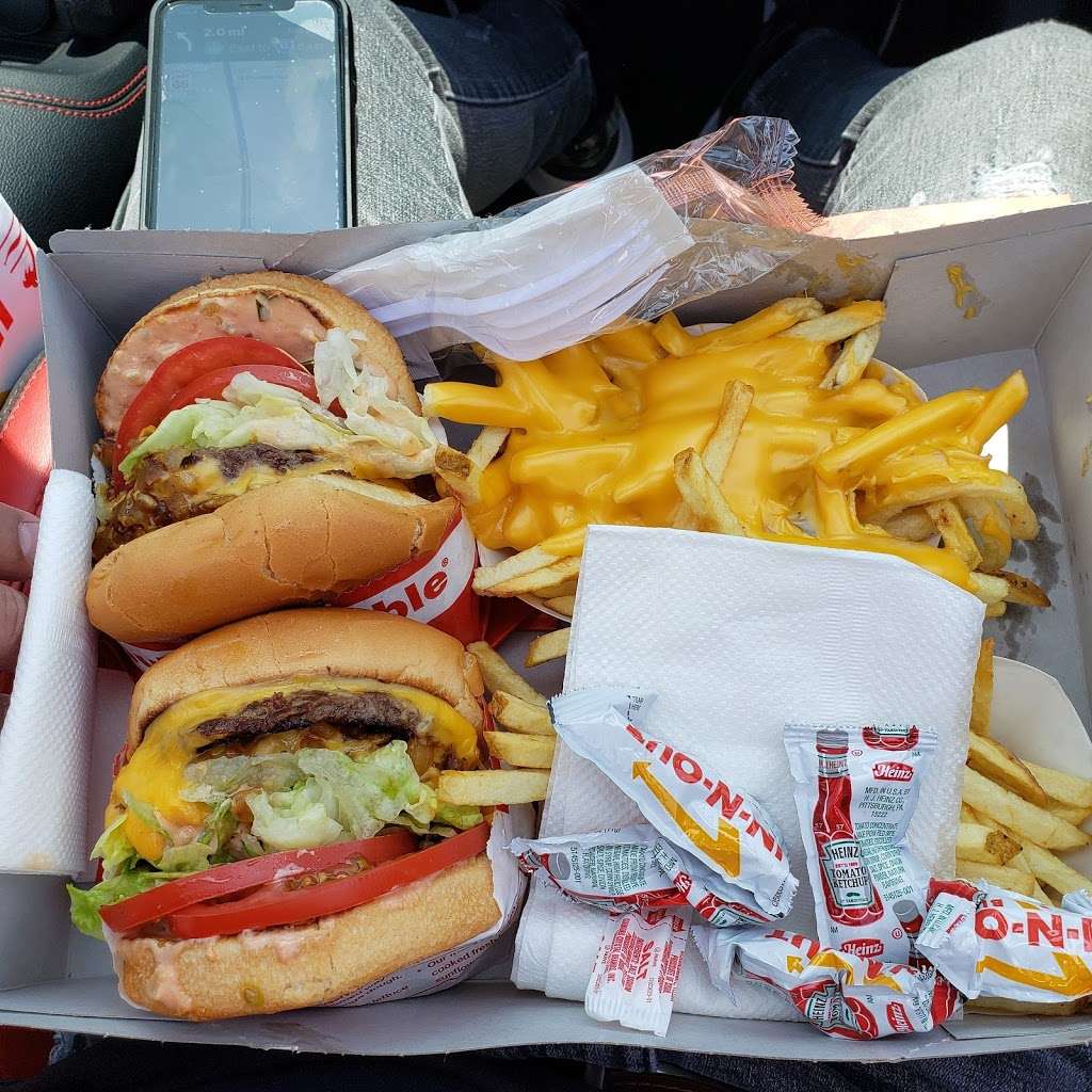 In-N-Out Burger | 28009 Greenspot Rd, Highland, CA 92346, USA | Phone: (800) 786-1000