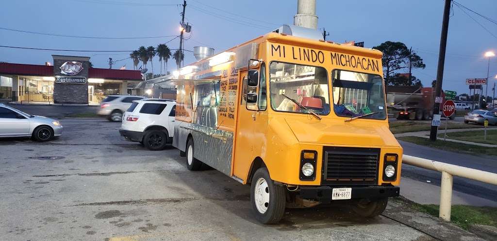 mi lindo Michoacan food truk | 8353 Winkler Dr, Houston, TX 77017, USA