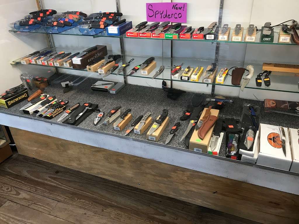 A. W. Peterson Gun Shop | 4255 W Old US Hwy 441, Mt Dora, FL 32757, USA | Phone: (352) 383-4258