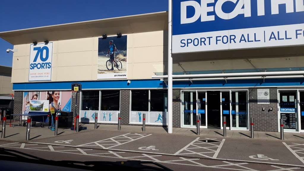 Decathlon Harlow | The Queensgate Centre, Edinburgh Way, Harlow CM20 2DA, UK | Phone: 01279 418299