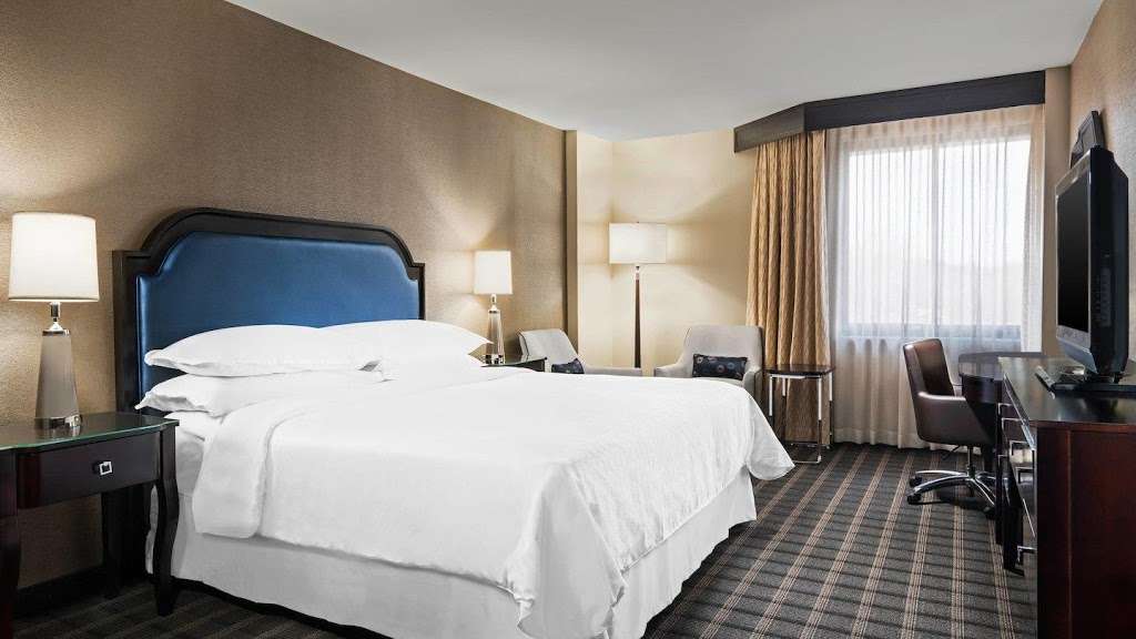 Sheraton Charlotte Airport Hotel | 3315 Scott Futrell Dr, Charlotte, NC 28208, USA | Phone: (704) 392-1200