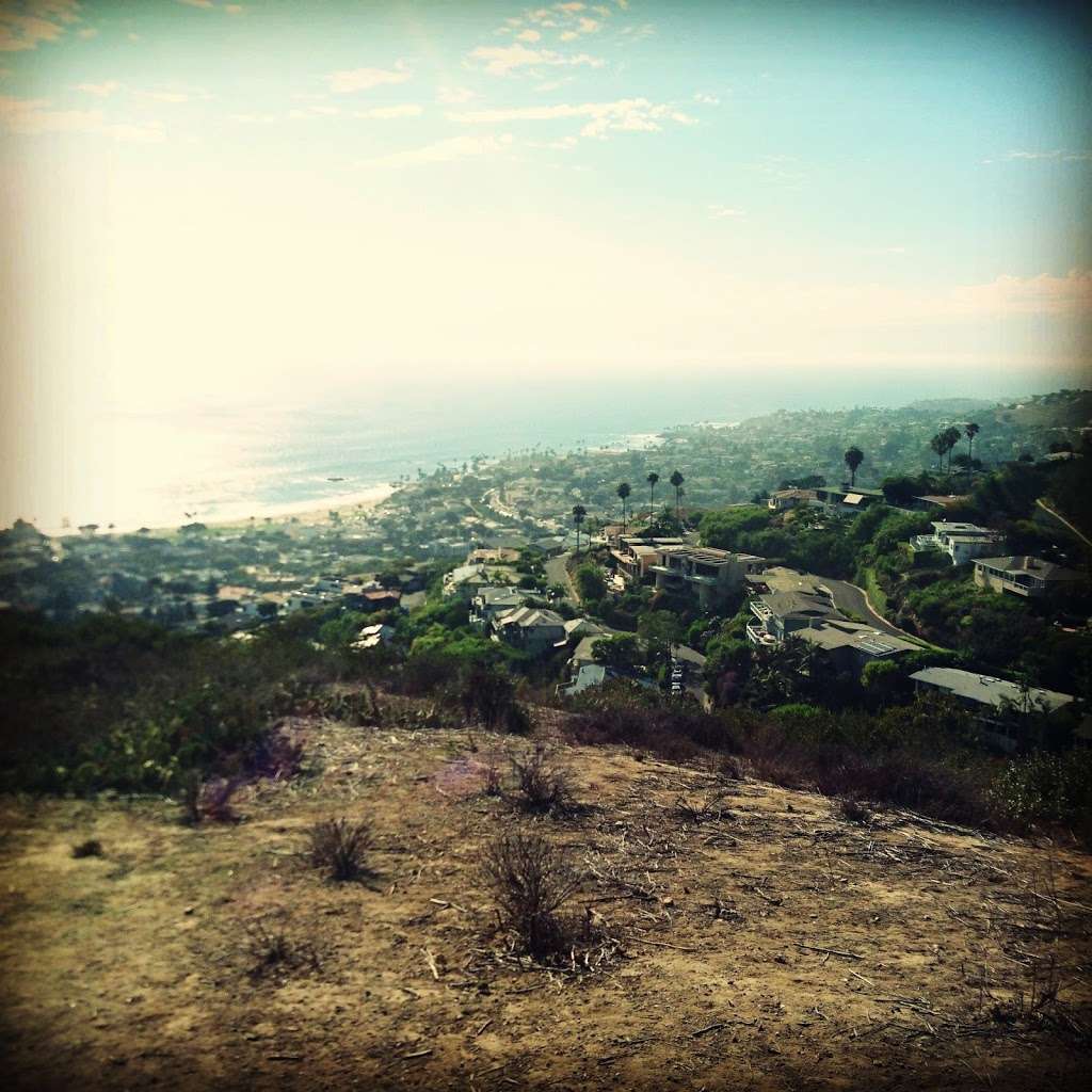 Secret picnic bench location | 1200 Pacific Ave, Laguna Beach, CA 92651, USA