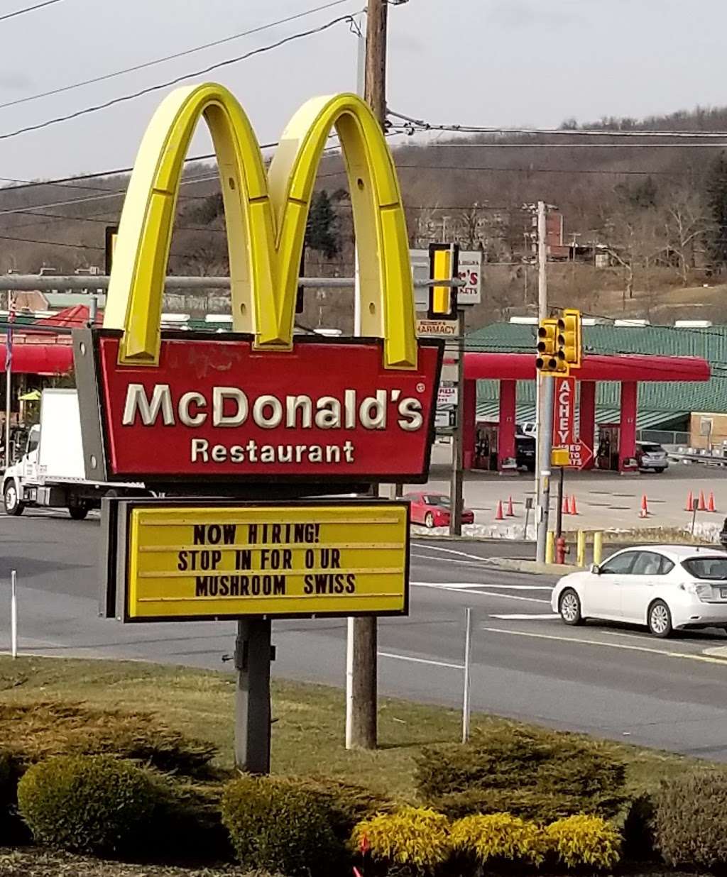 McDonalds | 981 E Main St, Schuylkill Haven, PA 17972, USA | Phone: (570) 385-5655
