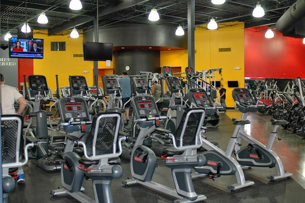 Golds Gym Humble | 9633 N Sam Houston Pkwy E, Humble, TX 77396, USA | Phone: (281) 441-4653