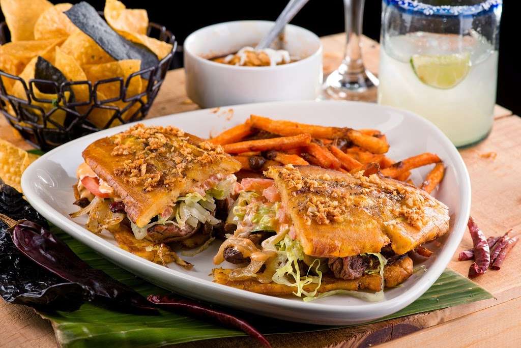 Mago Grill & Cantina | 100 W Higgins Rd M-05, South Barrington, IL 60010, USA | Phone: (847) 844-4400