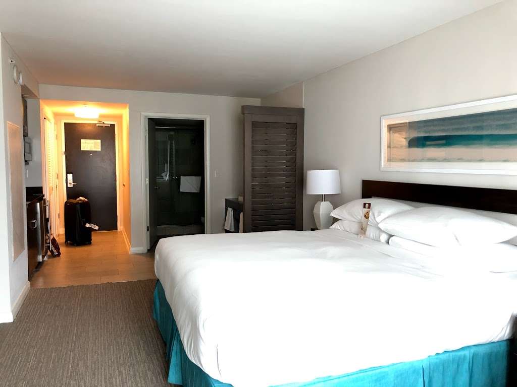 DoubleTree Resort by Hilton Hollywood Beach | 4000 S Ocean Dr, Hollywood, FL 33019, USA | Phone: (954) 454-4334