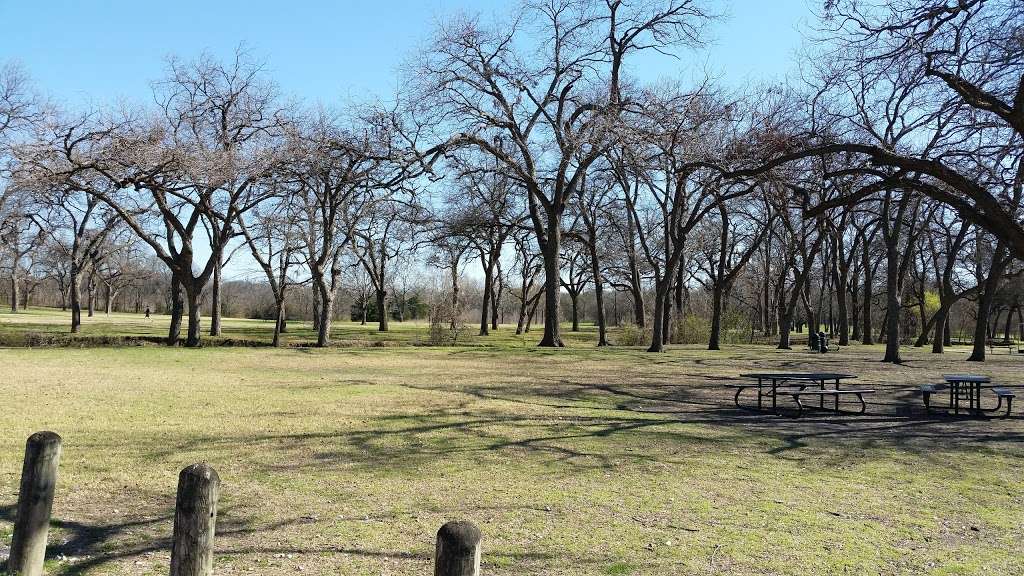 Harry S Moss Park | 7601 Greenville Ave, Dallas, TX 75231, USA | Phone: (214) 670-4100