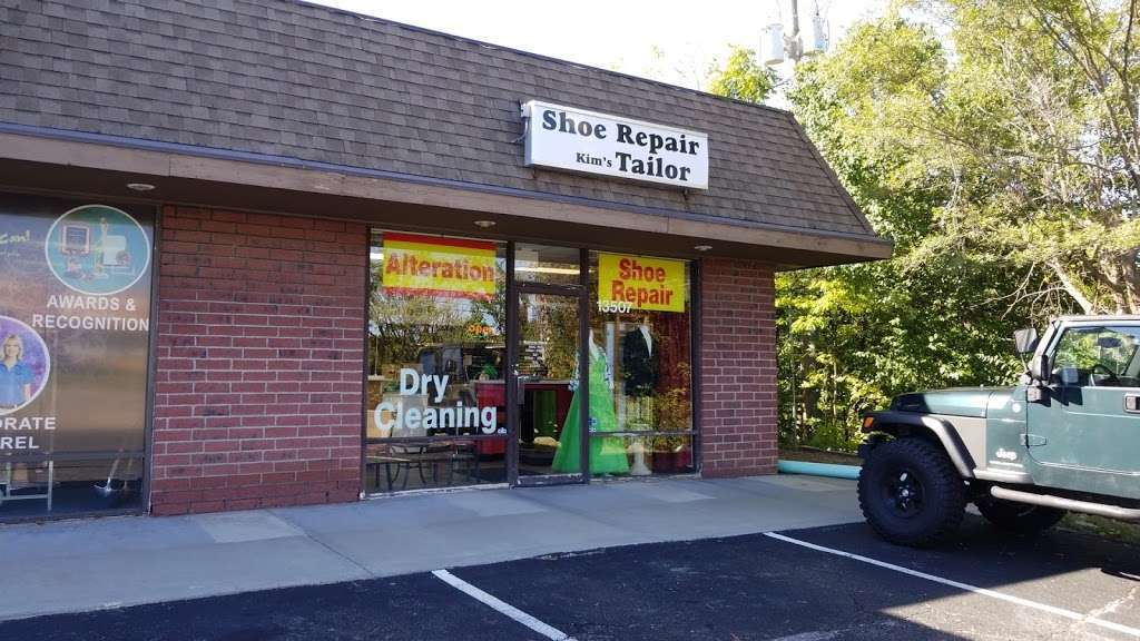 Kims Shoe Repair & Tailor | 13507 W 87th St Pkwy, Lenexa, KS 66215, USA | Phone: (913) 599-3277