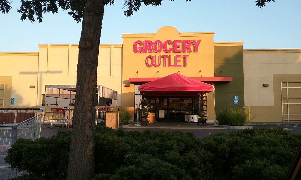 Grocery Outlet Bargain Market | 2300 Monterey Rd, San Jose, CA 95112 | Phone: (408) 292-2132