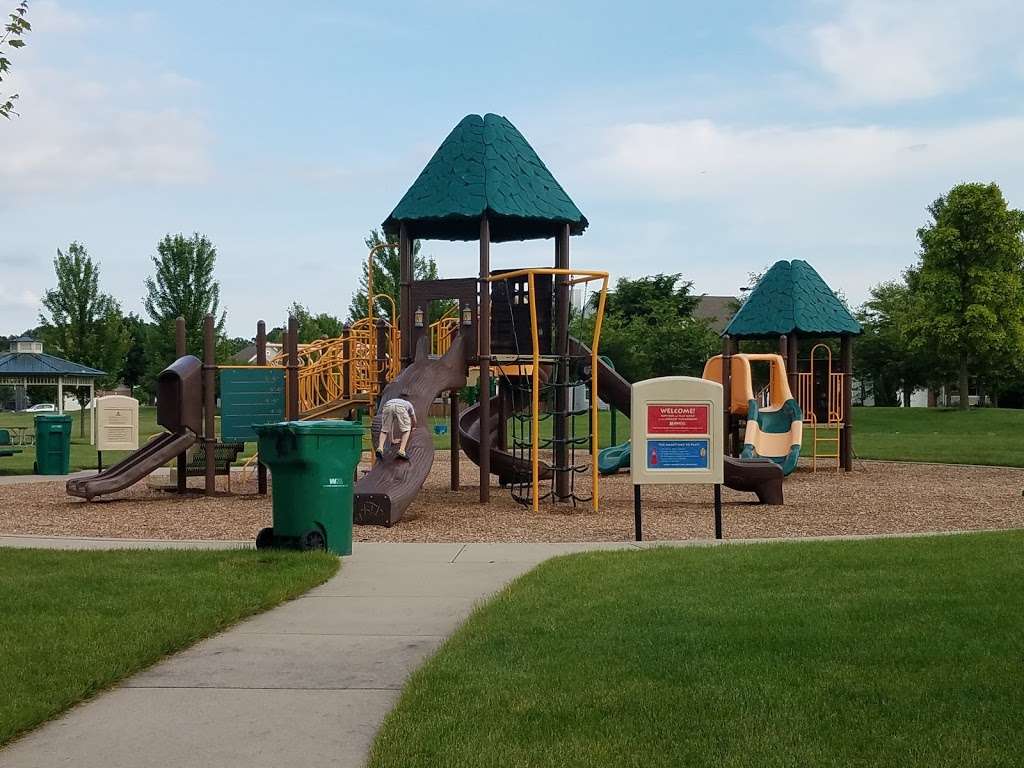 Shadow Hill Park | 340 Cassidy Ln, Elgin, IL 60124, USA | Phone: (847) 931-6140