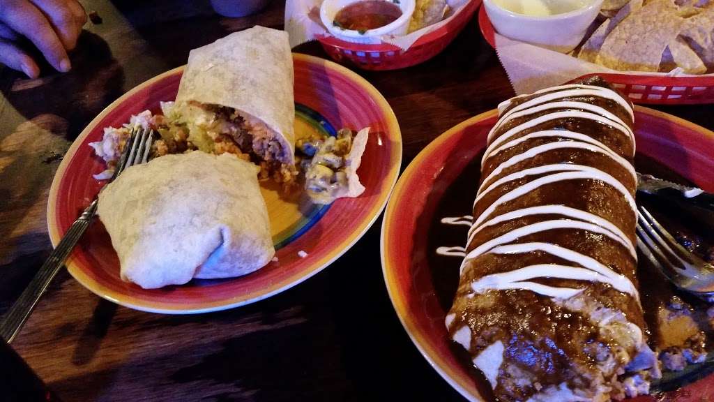 Arturos Mexican Restaurant | 107 W Main St, Poplar Grove, IL 61065, USA | Phone: (815) 765-1144