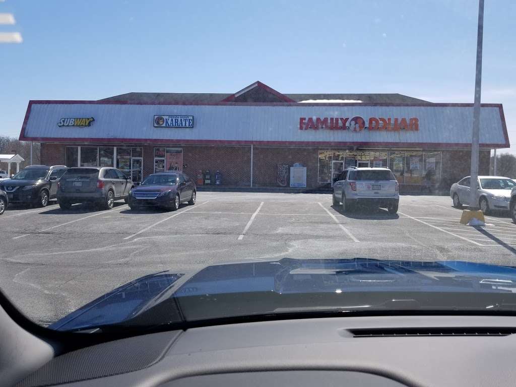 Family Dollar | 410 W King St, Littlestown, PA 17340, USA | Phone: (717) 359-8786