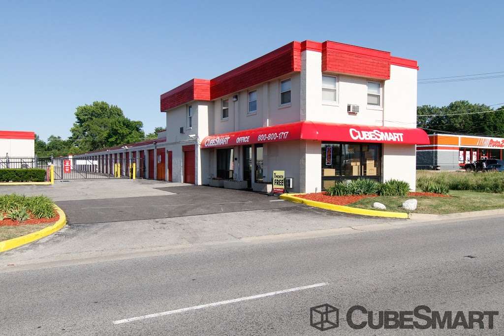 CubeSmart Self Storage | 665 S Green Bay Rd, Waukegan, IL 60085, USA | Phone: (847) 336-2244