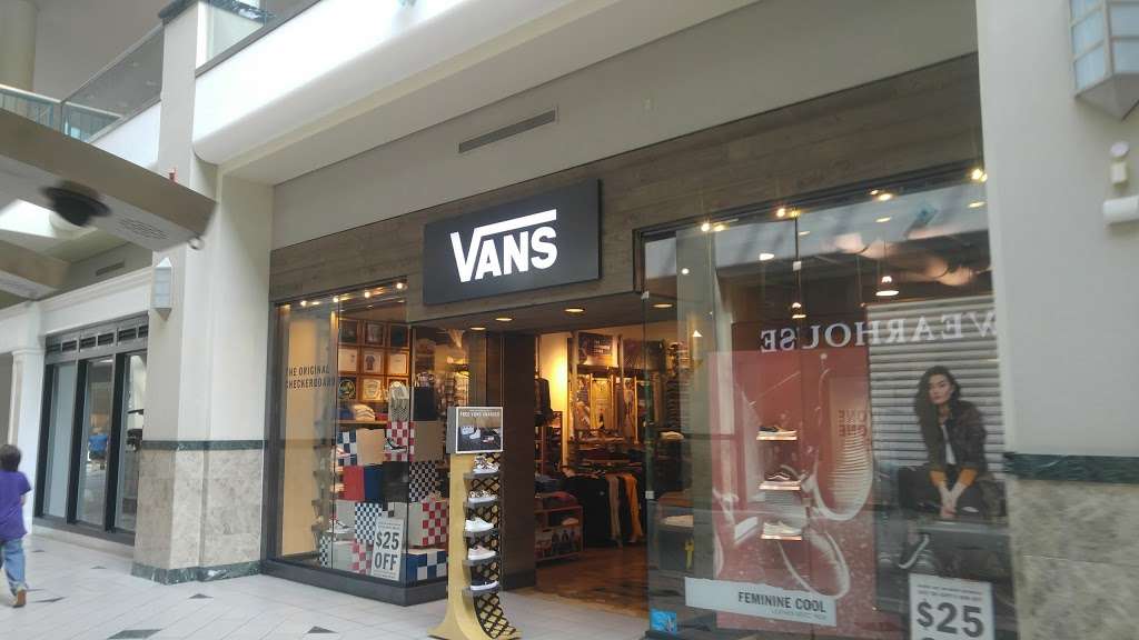 vans south shore mall