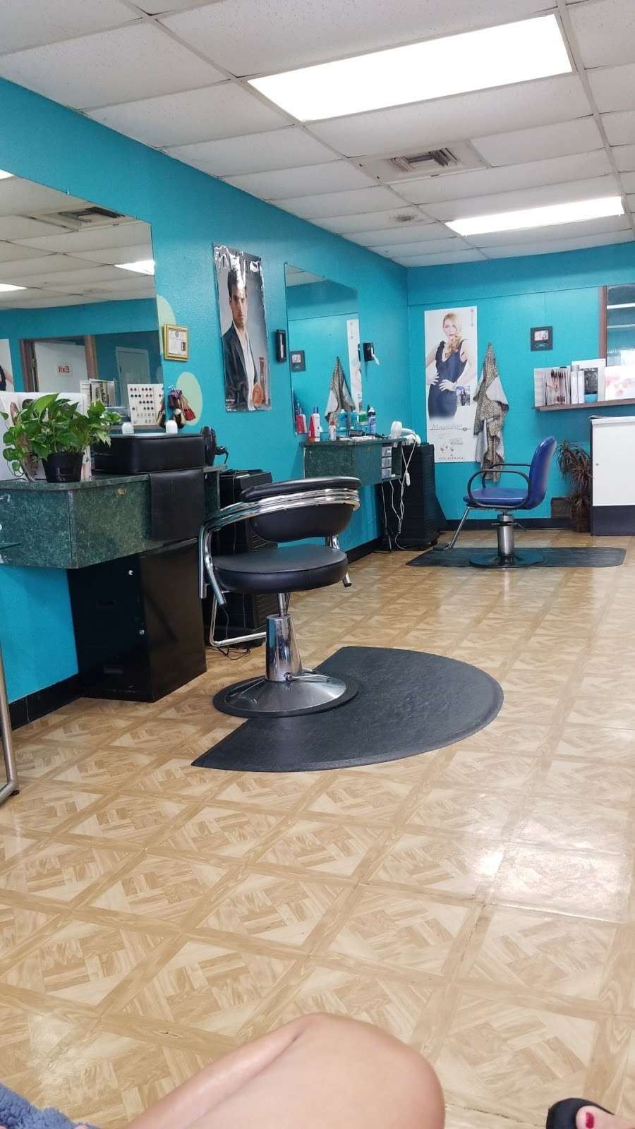 Mireyas Hair Salon | 2246 County Rd 99, Alvin, TX 77511 | Phone: (832) 531-4044