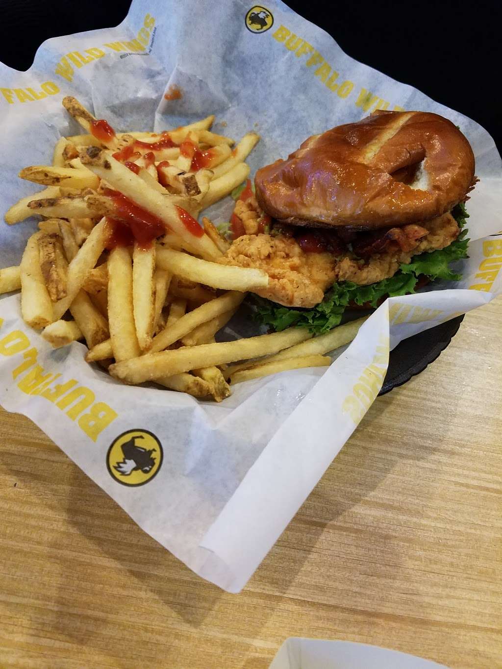 Buffalo Wild Wings | 111 Chicago Ridge Mall Drive, F15, Chicago Ridge, IL 60415 | Phone: (708) 424-9464