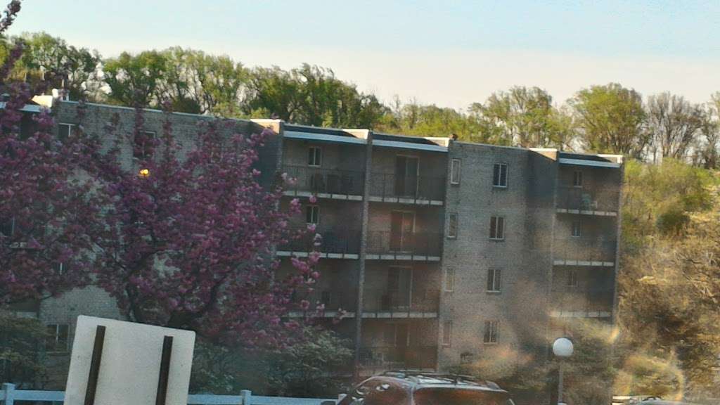 Gladstone Towers Apartments | 223 Scottdale Rd, Lansdowne, PA 19050 | Phone: (610) 284-2111